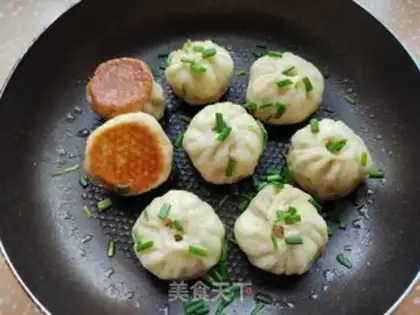 Make A bean-meat bun step 8
