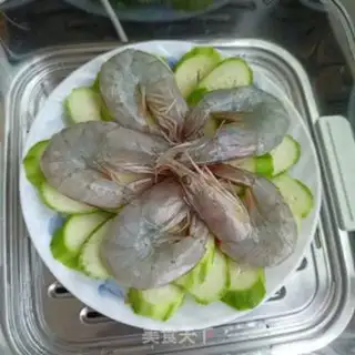 Make Snack veggie shrimp step 5