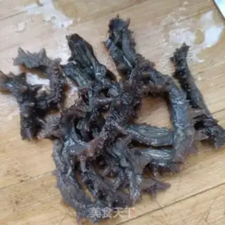 Make Sea cucumber with black bean sprouts step 3