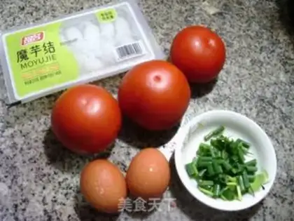 Make Eggs, tomatoes, potatoes step 0