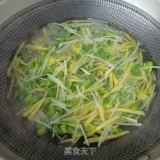 Make Sea cucumber with black bean sprouts step 5