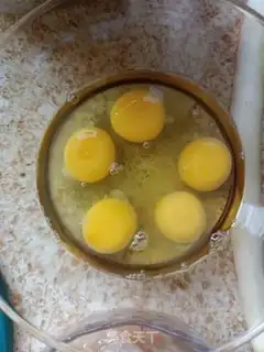 Make Shrimp fried eggs step 1