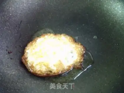 Make Fryed eggs for fans step 1