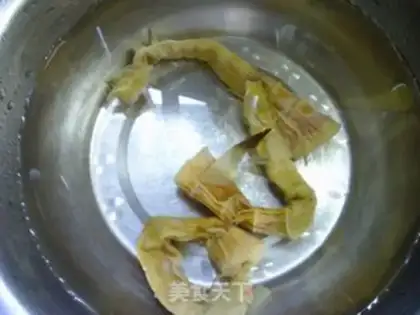 Make Sheeptails dry and fried beans step 1