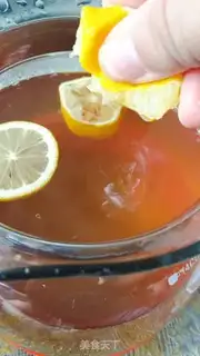 Make Homemade lemon tea step 2