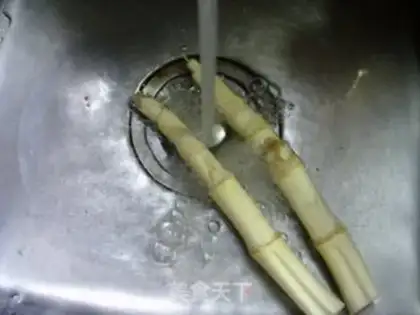 Make The pickle whips boil the ribs step 1