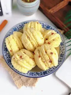Make Coconut roll step 6