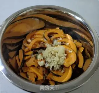 Make Garlic pumpkins step 2