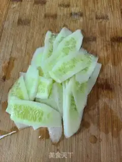 Make The cucumber wet soup step 1