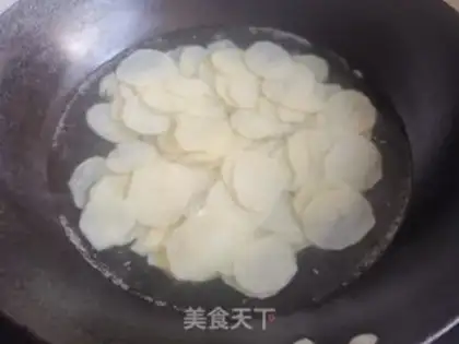 Make Spicy potato chips step 2