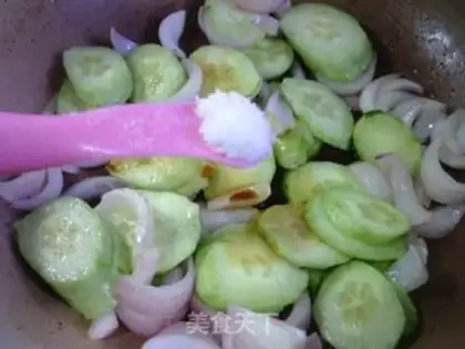 Make Onion fried cucumber step 7