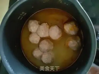 Make Spicy beefball soup step 3