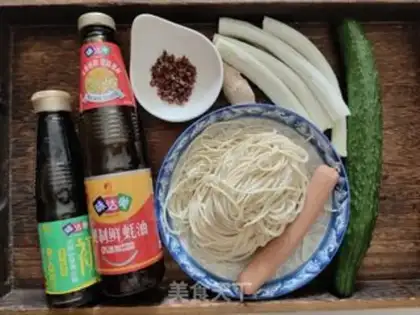 Make Old Beijing sauce noodles step 0