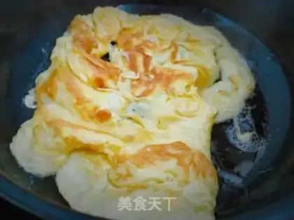 Make cucumber fried eggs step 3