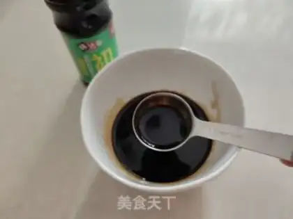 Make Old Beijing sauce noodles step 3