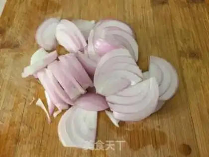 Make Onion fried tofu step 2