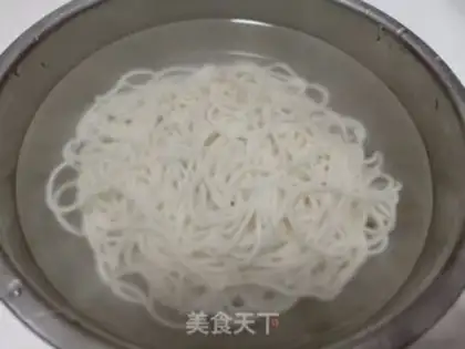 Make Old Beijing sauce noodles step 9