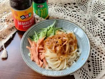 Make Old Beijing sauce noodles step 10