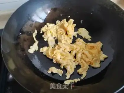 Make Soybeans, fried rice noodles step 4