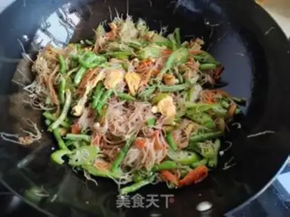 Make Soybeans, fried rice noodles step 10
