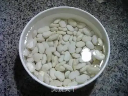 Make Five white beans step 1