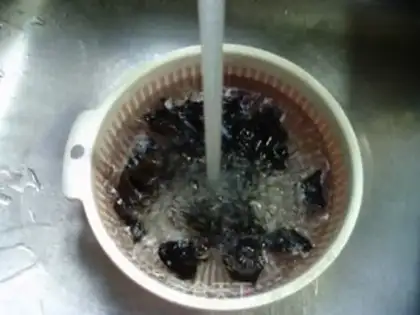 Make Black-mucked melon step 1
