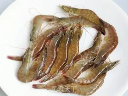 Make Emerald shrimp tofu soup step 1
