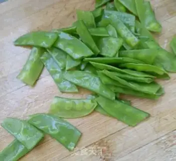 Make Shrimp corn bean salad step 1