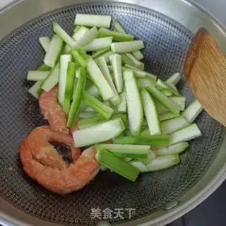 Make White shrimp silk soup step 7