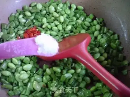 Make The soybeans are fried with emptiness step 7