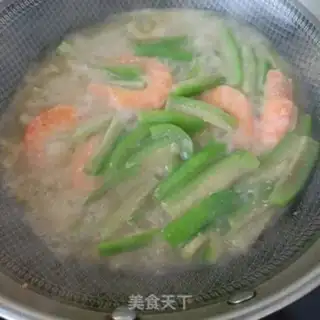 Make White shrimp silk soup step 10