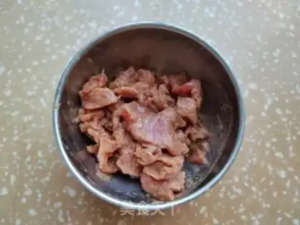 Make Pumpkin with garlic beef step 0