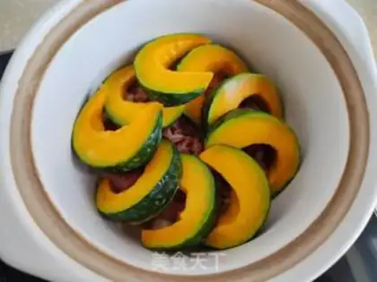 Make Pumpkin with garlic beef step 7