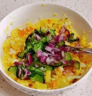 Make Black pepper potato mashed salad step 3