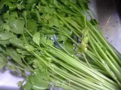 Make A fan of celery step 2
