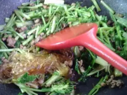 Make A fan of celery step 9