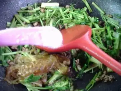 Make A fan of celery step 10