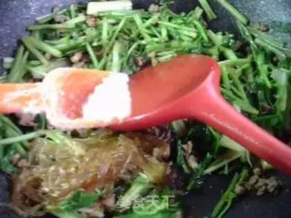 Make A fan of celery step 11