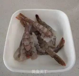 Make Slicking shrimp soup step 0