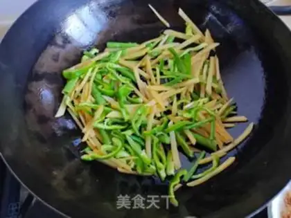 Make Pepper potatoes, fried meat step 5