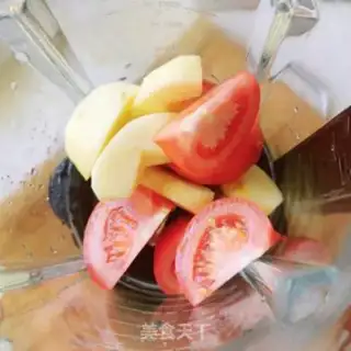 Make Tomato apple juice step 1