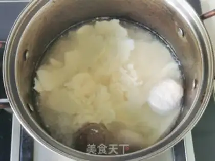 Make Hot cabbage tofu soup step 1