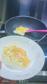 Make Sea cucumber egg noodles step 1