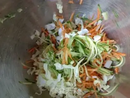 Make cucumber eggcake step 1