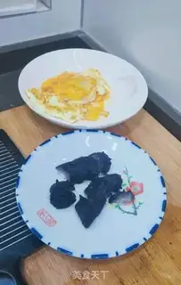 Make Sea cucumber egg noodles step 2