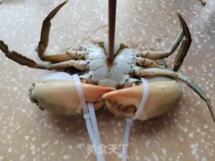 Make Crab burning potatoes step 1