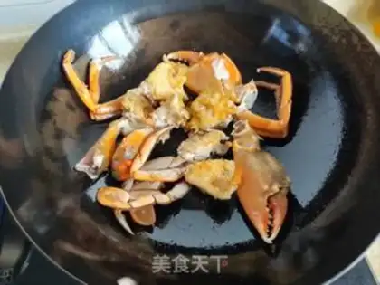 Make Crab burning potatoes step 7