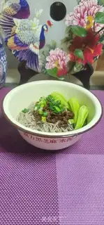 Make Beef sauce with black sesame noodles step 8