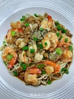 Make Seafood noodles step 19