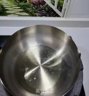 Make A fan of garlic shrimp step 6